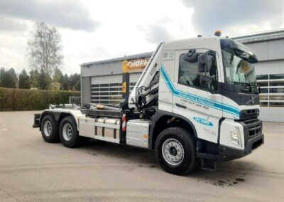 Système lève conteneur HYVA Camion 6X4 avec grue