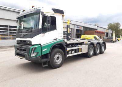 Système lève conteneur HYVA Camion 8X4 Tridem