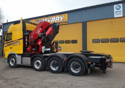 Grue 80T sur tracteur 8X4