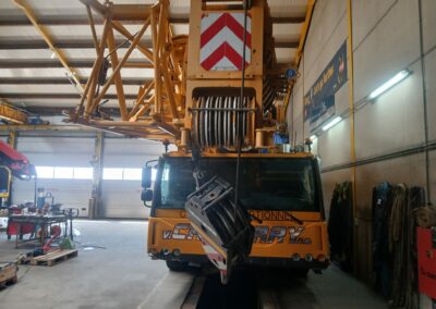 Grue LIEBHERR LTM1160 Accidentée